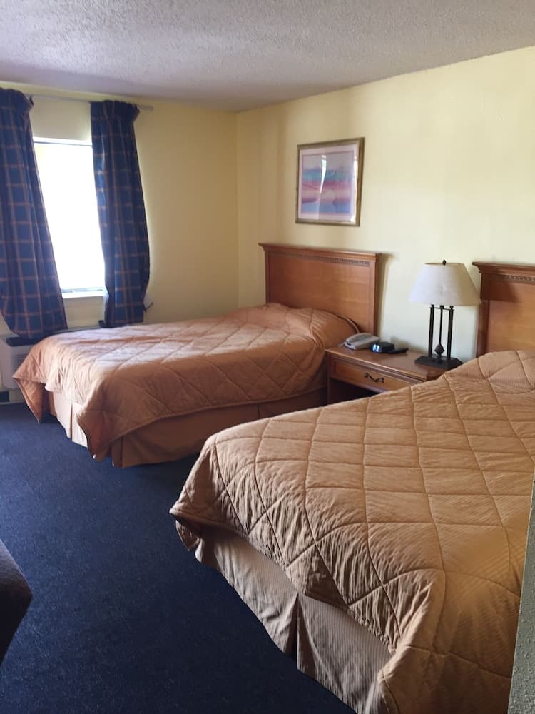 Park Hill Inn and Suites property views in Oklahoma City, OK — gallery photo 3