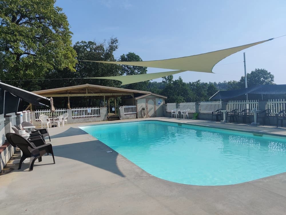 Kellers Kove Cabin and RV Resort gallery photo in Elizabeth — image 11