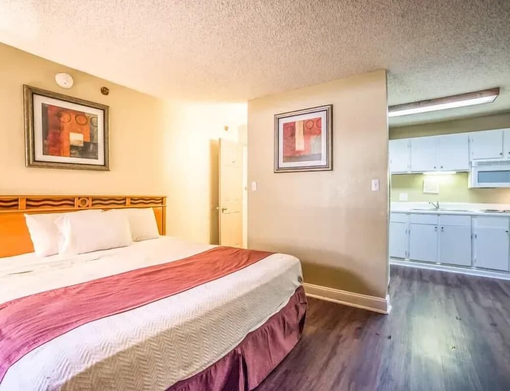 Economy Hotel Marietta interior in Marietta, GA — gallery photo 2