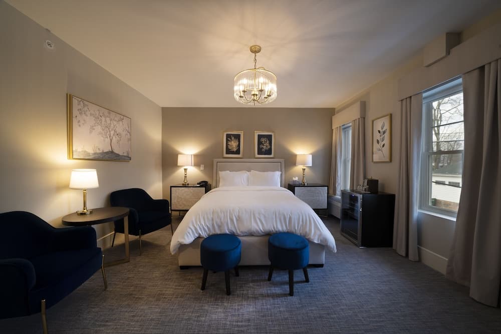 The Orange Inn Boutique Hotel interior in Goshen — gallery photo 2