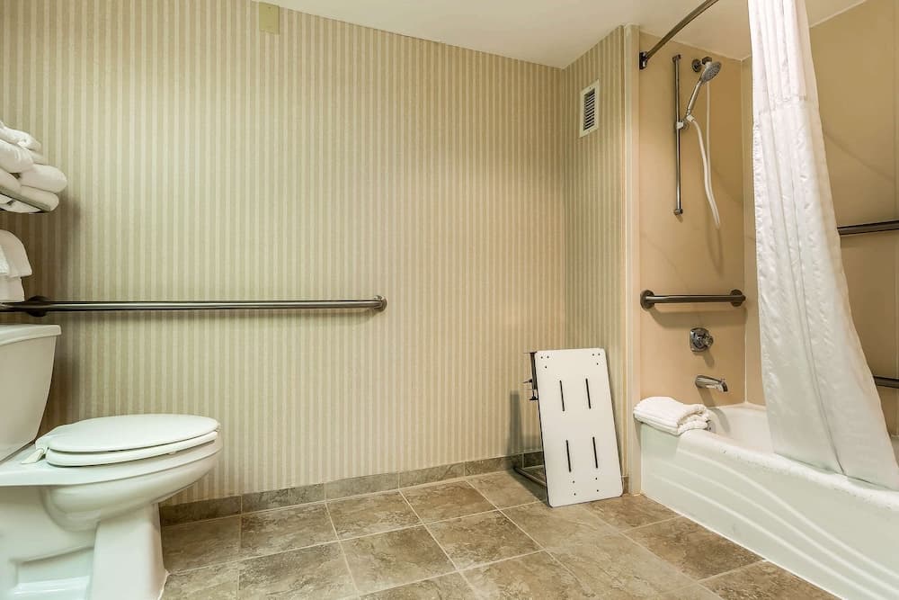 Quality Inn Summerville - Charleston property views in Summerville, SC — gallery photo 3