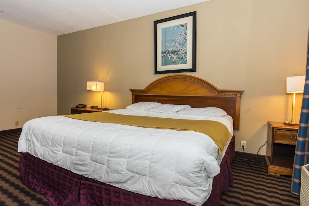 Garden Inn interior in Laurel, MD — gallery photo 2