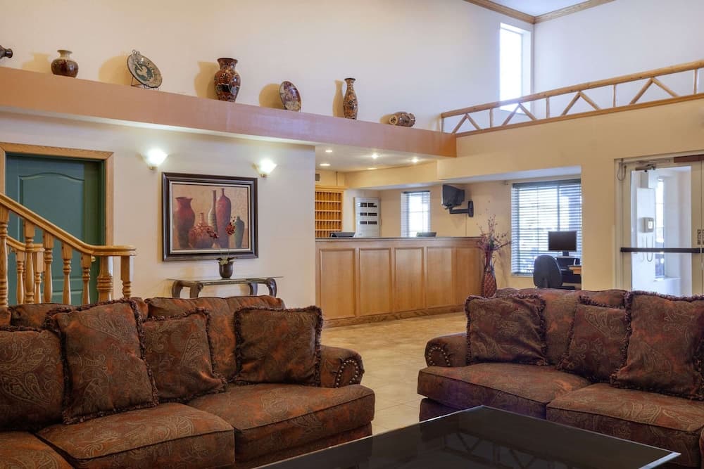 Garner Hotel Phoenix Northwest – Surprise by IHG interior in Surprise, AZ — gallery photo 2