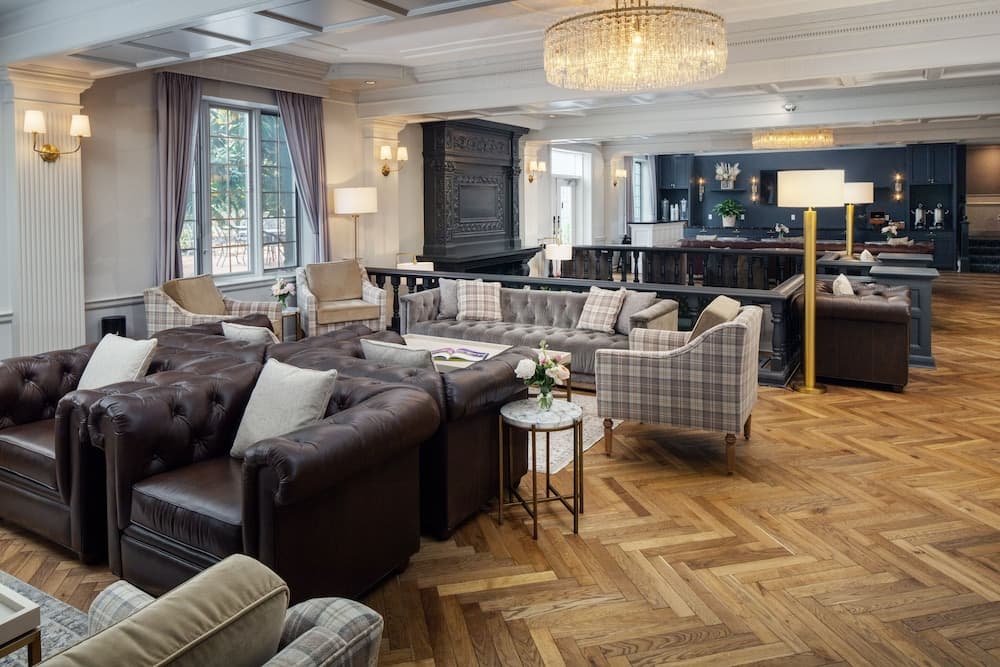 Madison Hotel interior in Morristown, NJ — gallery photo 2