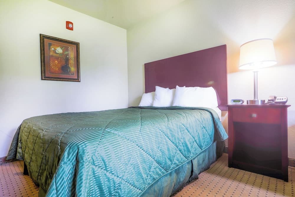 Evansville Inn & Suites By OYO property views in Evansville, WI — gallery photo 3