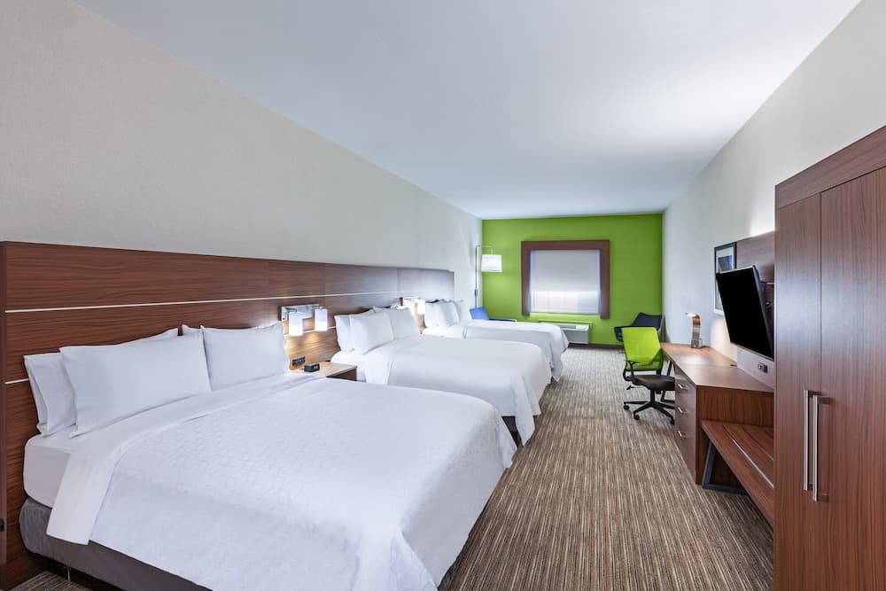 Holiday Inn Express and Suites Longview South I20 by IHG property views in Longview, TX — gallery photo 3