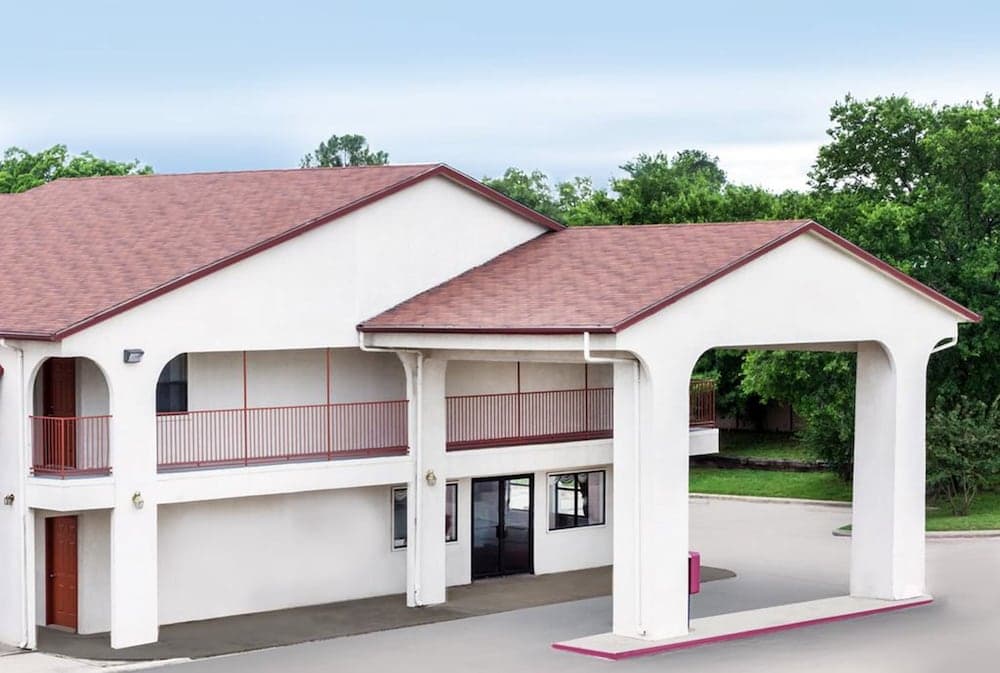 Deluxe Inn Denton — hotel in Denton, Texas