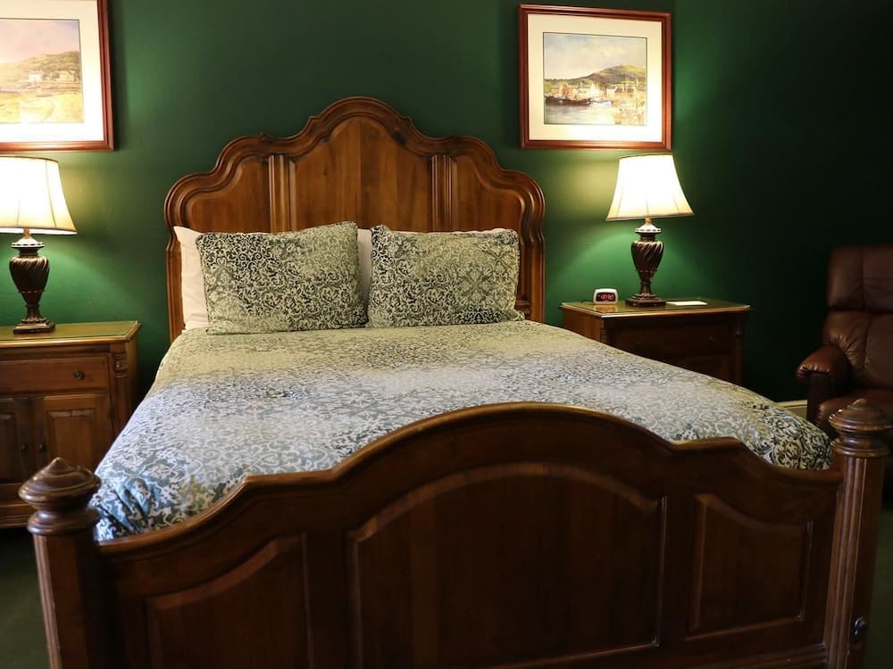 St. Brendan's Inn gallery photo in Green Bay, WI — image 23
