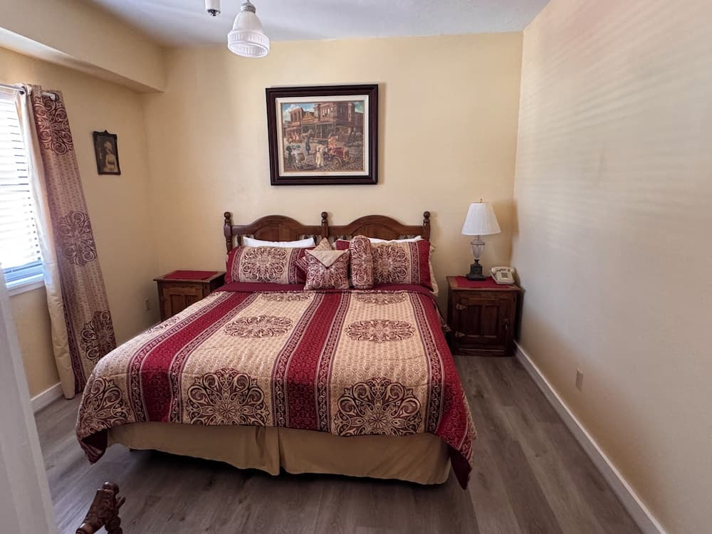 Boutique Retreat in Wine & Gold Country interior in Placerville, CA — gallery photo 2