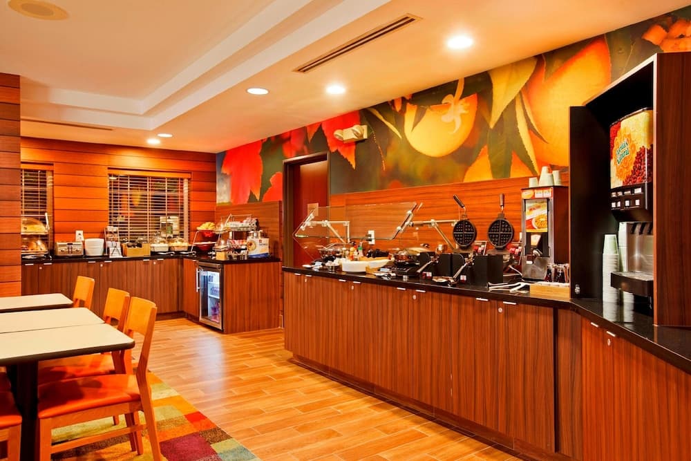 Fairfield Inn & Suites by Marriott Lake Oswego gallery photo in Lake Oswego, OR — image 14