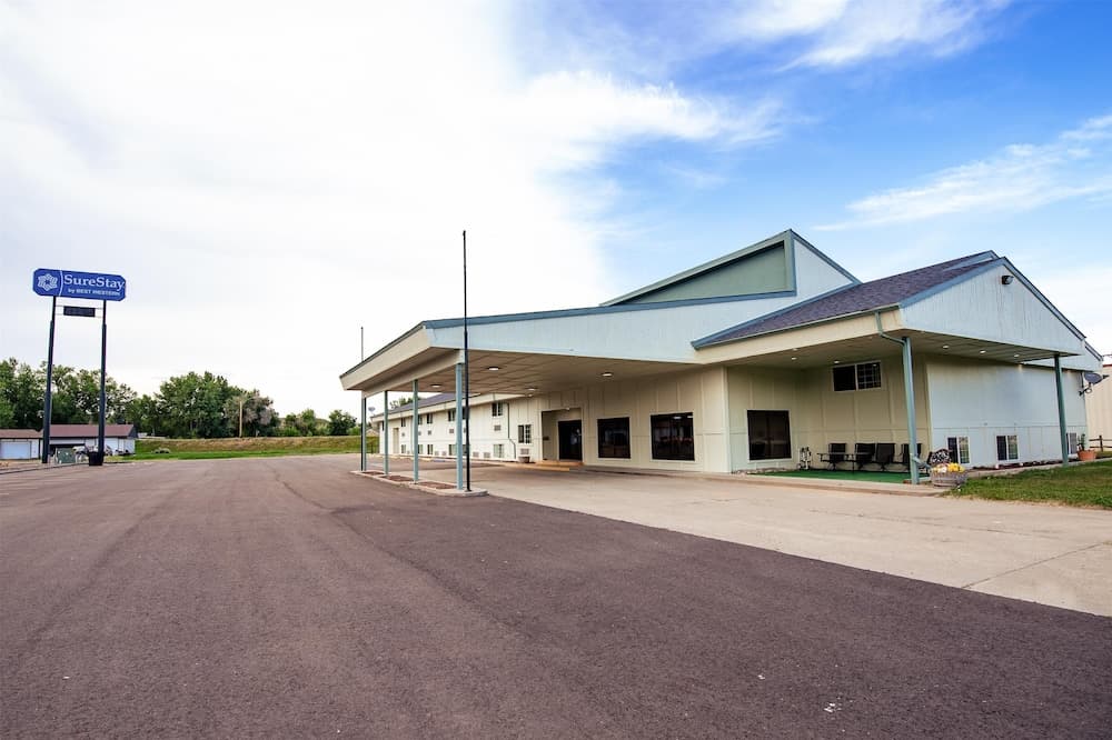 Surestay By Best Western Forsyth featured exterior or lobby in Forsyth, MT — similar hotel