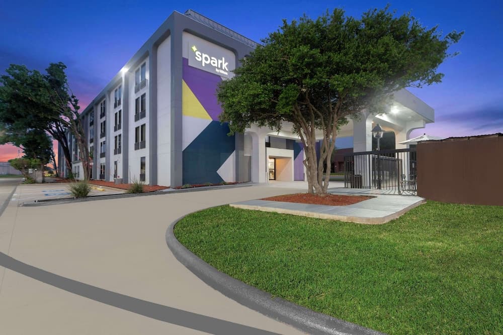 Spark By Hilton Grand Prairie exterior or lobby in Grand Prairie, TX — main listing photo