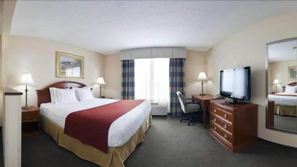 Spark by Hilton La Crosse Onalaska featured exterior or lobby in Onalaska, WI — similar hotel