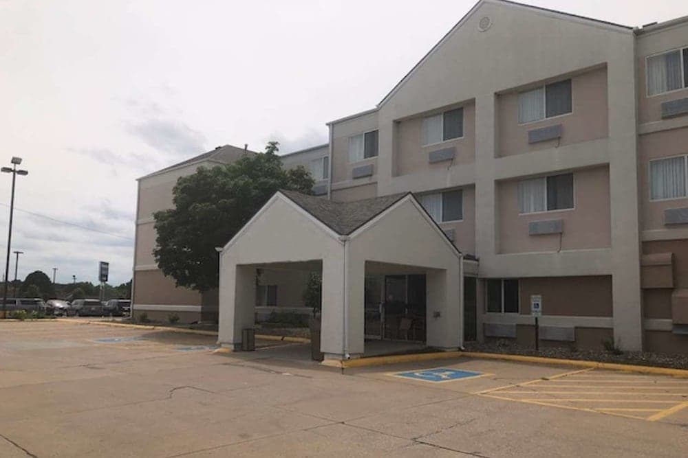 Comfort Inn Davenport East - Bettendorf — hotel in Davenport, Iowa