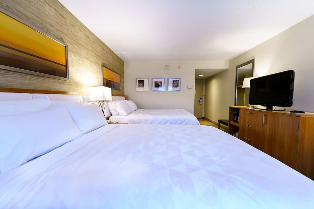 Iris Hotel Cape Cod gallery photo in Falmouth, MA — image 61