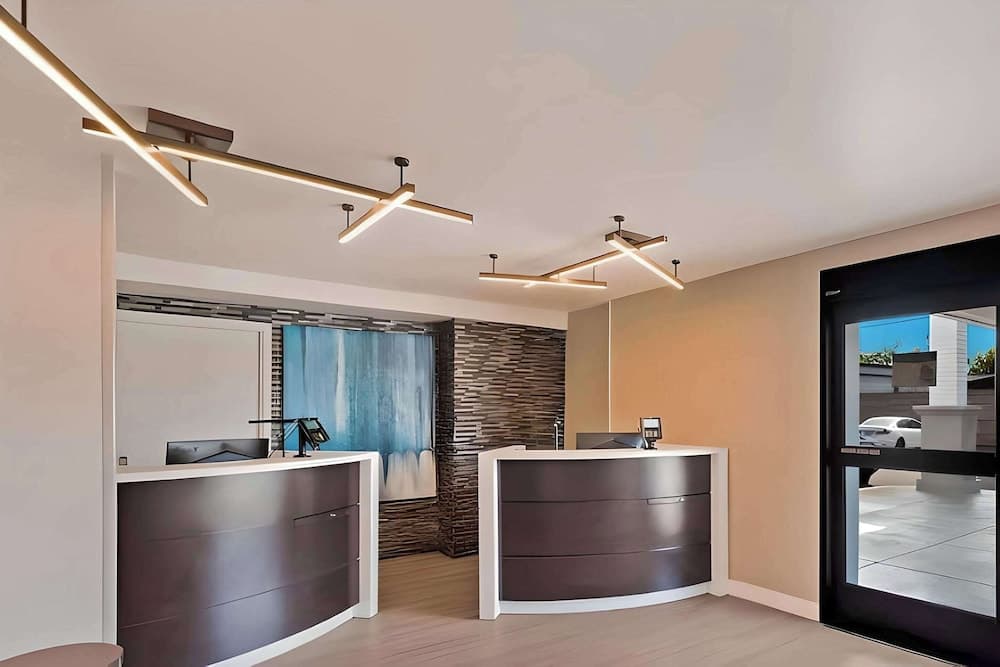 Comfort Inn Hayward - Oakland South property views in Hayward, CA — gallery photo 3