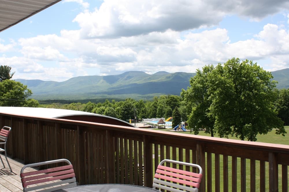 Sunny Hill Resort and Golf Course – All-Inclusive featured exterior or lobby in Freehold — similar hotel