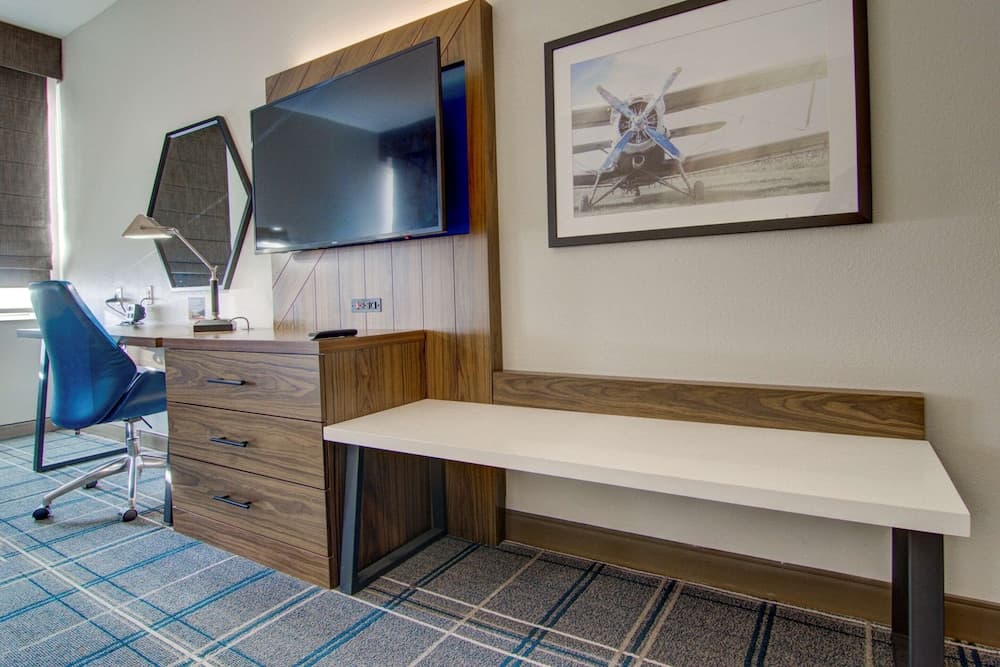 Comfort Suites Airport gallery photo in Newport News, VA — image 55