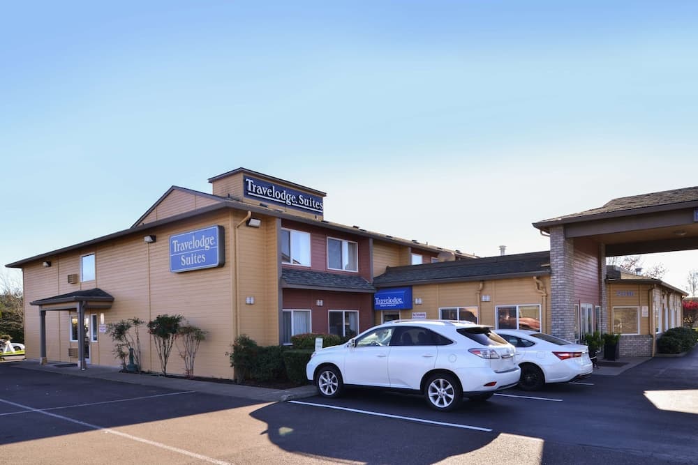 Travelodge Suites by Wyndham Newberg gallery photo in Newberg, OR — image 16
