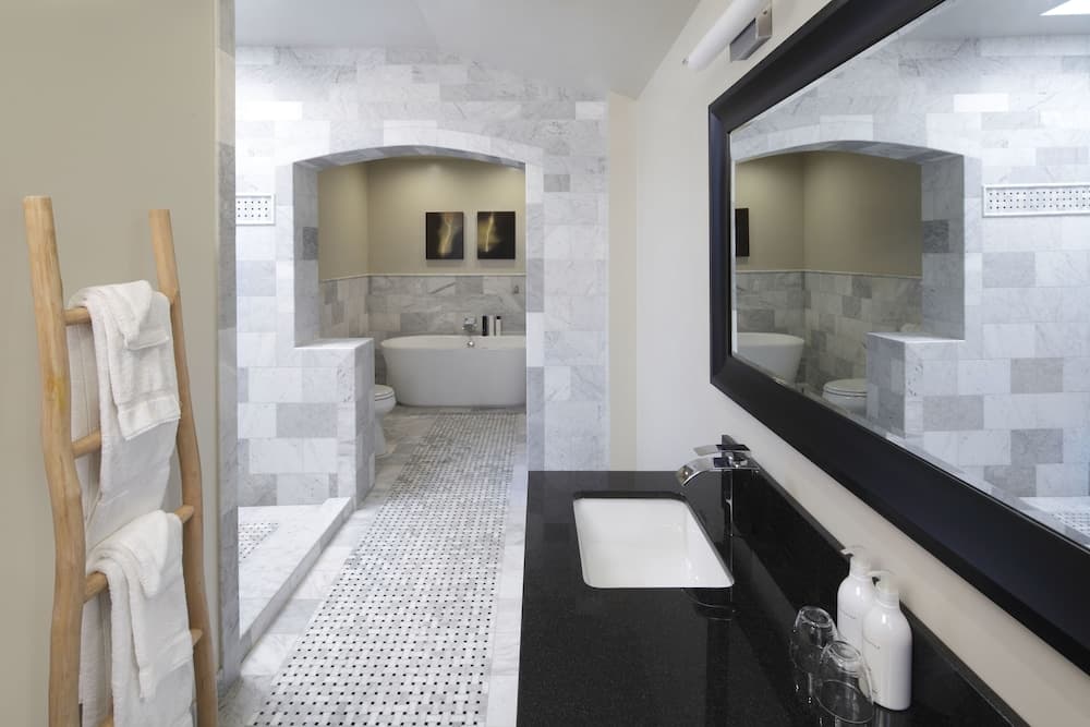 Rockhouse Suites interior in Healdsburg, CA — gallery photo 2
