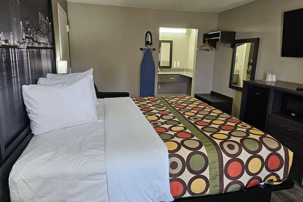Super 8 by Wyndham Metairie gallery photo in Metairie, LA — image 10