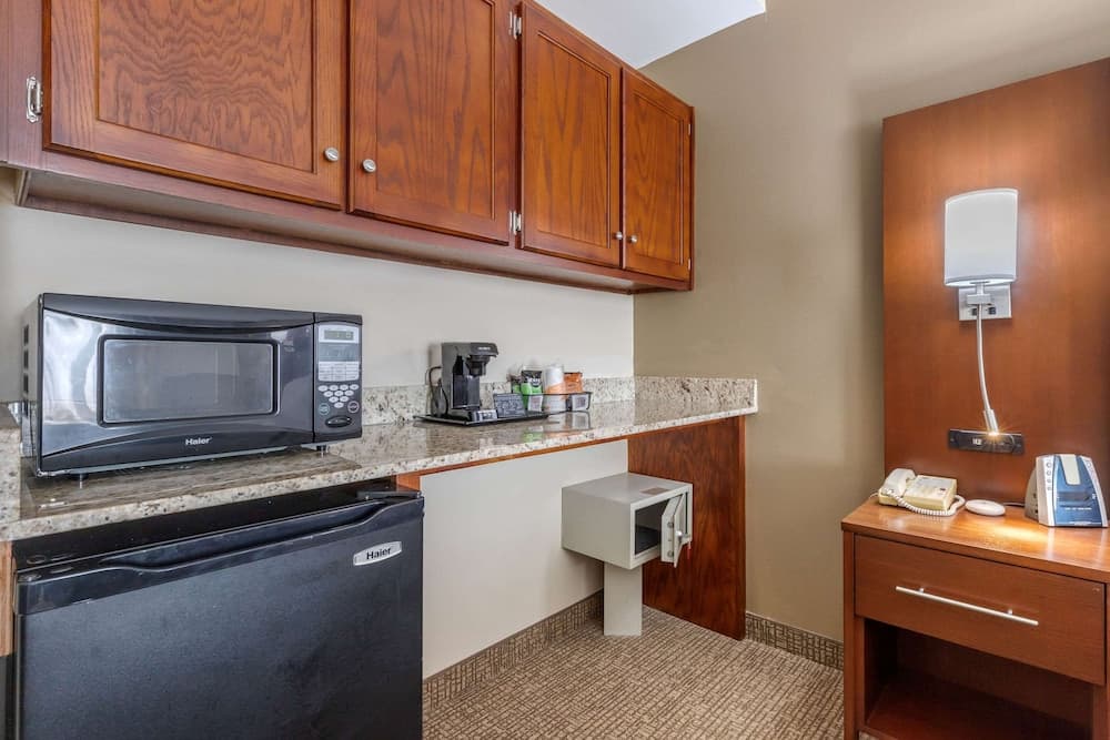 Comfort Suites Johnson City near University gallery photo in Johnson City, TN — image 12