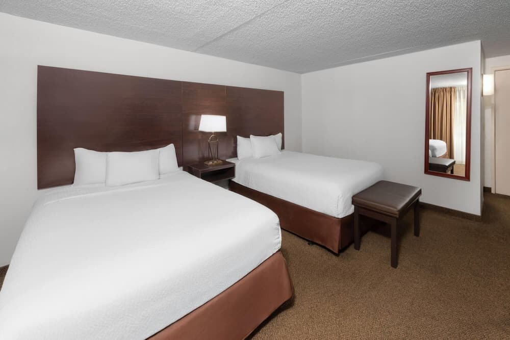 Endeavor Inn & Suites, Trademark Collection by Wyndham gallery photo in Topeka, KS — image 49