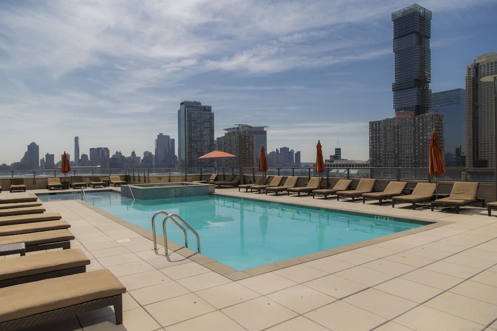 Pelicanstay at Newport gallery photo in Jersey City, NJ — image 20