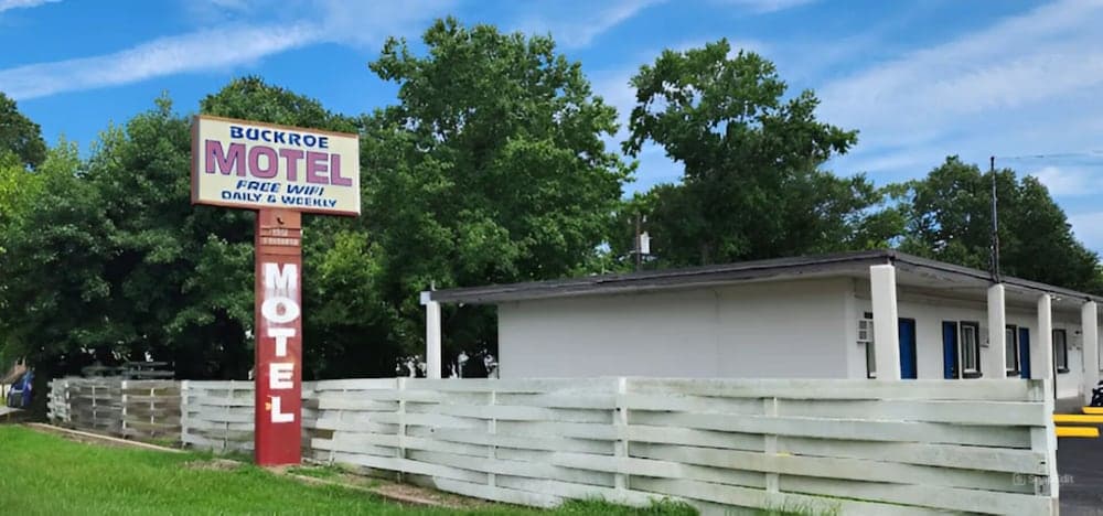 Buckroe Motel featured exterior or lobby in Hampton, VA — similar hotel