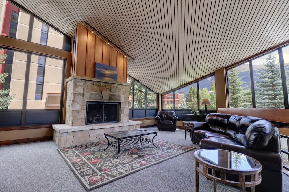 Mp506h Mountain Plaza Hotel Room Hot Tub 1 Bedroom Hotel Room property views in Copper Mountain, CO — gallery photo 3