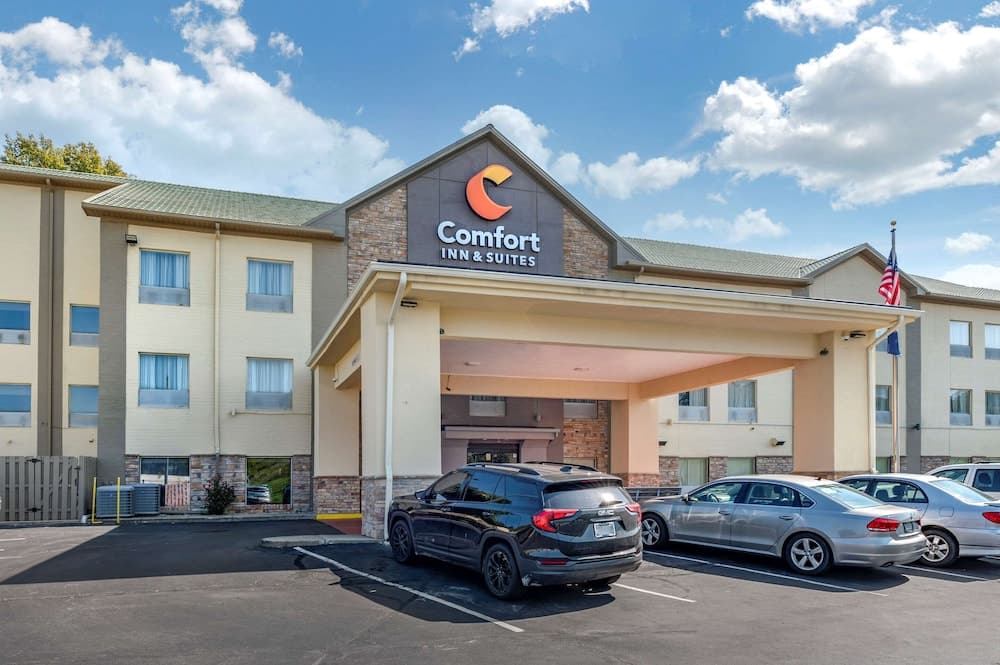 Comfort Inn & Suites Cincinnati Uptown Clifton featured exterior or lobby in Cincinnati, OH — similar hotel