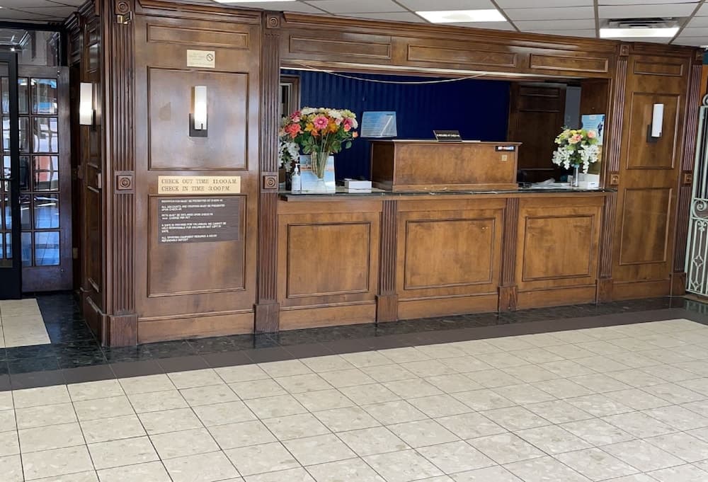 Travelodge by Wyndham Petersburg interior in Petersburg, VA — gallery photo 2