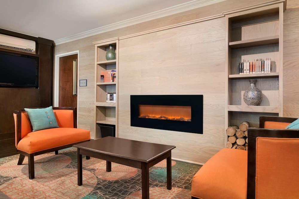 Spark by Hilton Spring Lake Fayetteville property views in Spring Lake, NC — gallery photo 3
