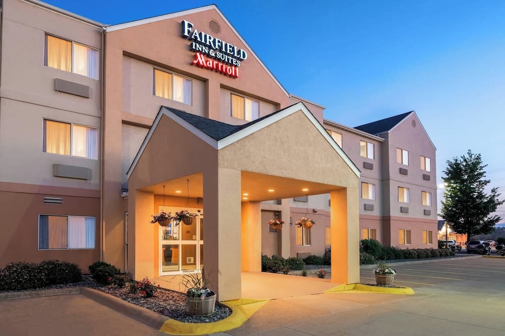 Fairfield Inn & Suites Stevens Point featured exterior or lobby in Stevens Point, WI — similar hotel