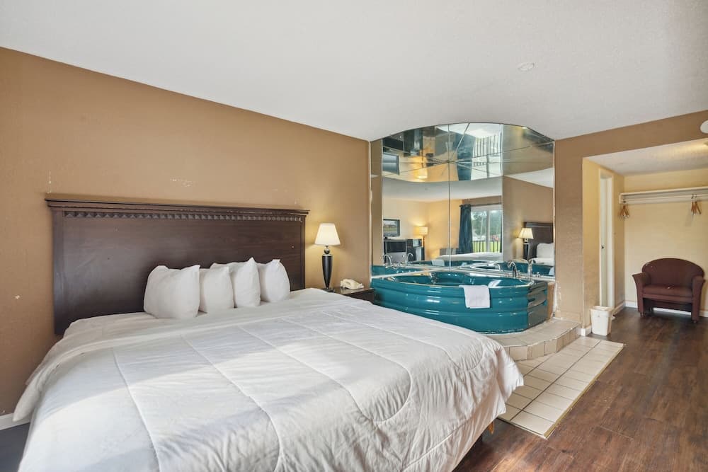 Miami Suites Hotel gallery photo in Toledo, OH — image 26