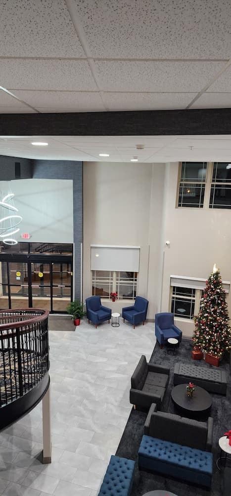La Quinta Inn & Suites by Wyndham Lake George interior in Lake George — gallery photo 2