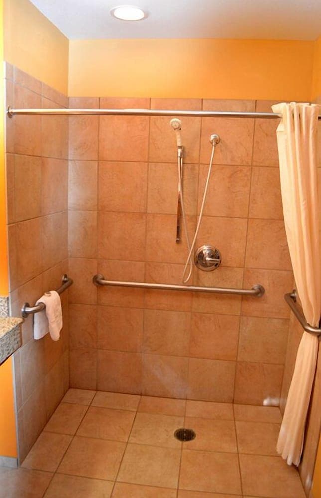 Microtel Inn and Suites by Wyndham Rawlins property views in Rawlins, WY — gallery photo 3