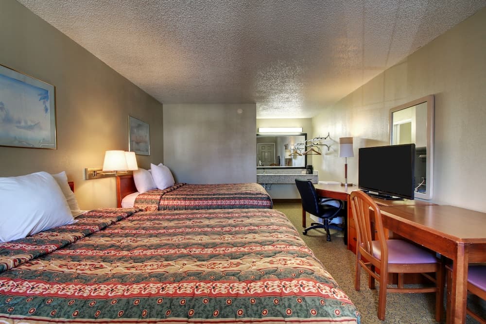 Key West Inn Wetumpka property views in Wetumpka, AL — gallery photo 3