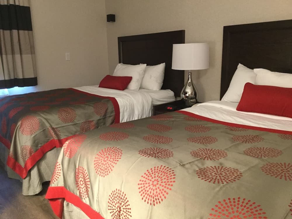 Ramada by Wyndham Bronx Terminal property views in Bronx, NY — gallery photo 3