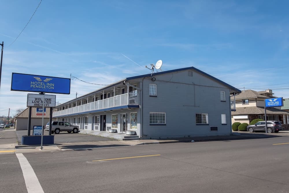 Hotel Inn Pendleton I-84 featured exterior or lobby in Pendleton, OR — similar hotel