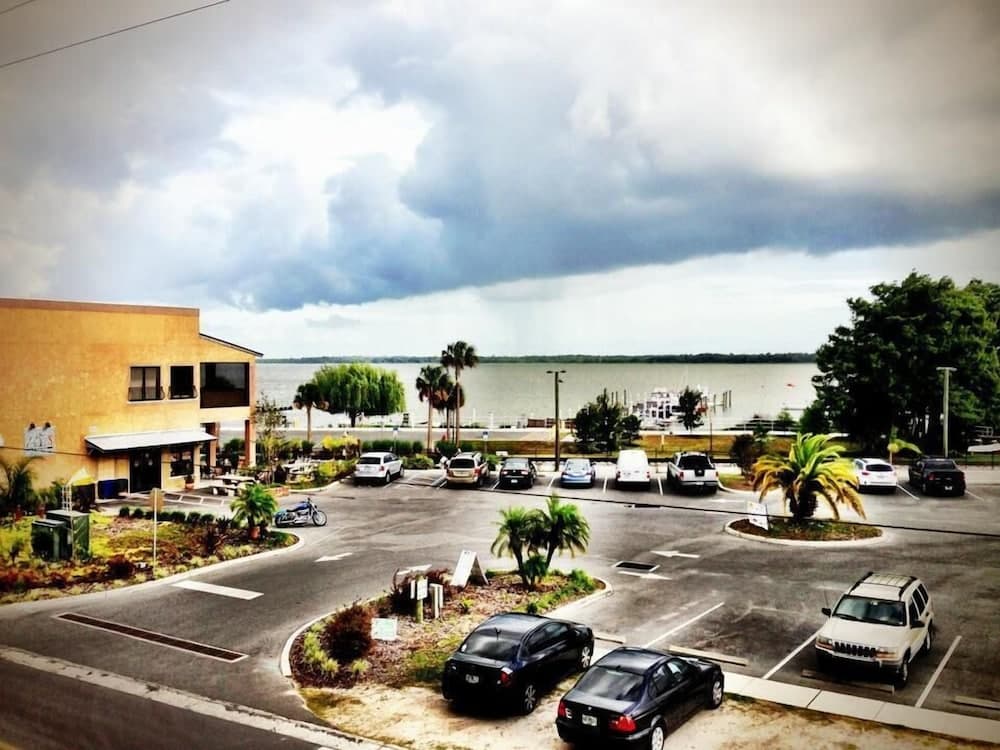 The Citrus on the Lake gallery photo in Tavares, FL — image 24