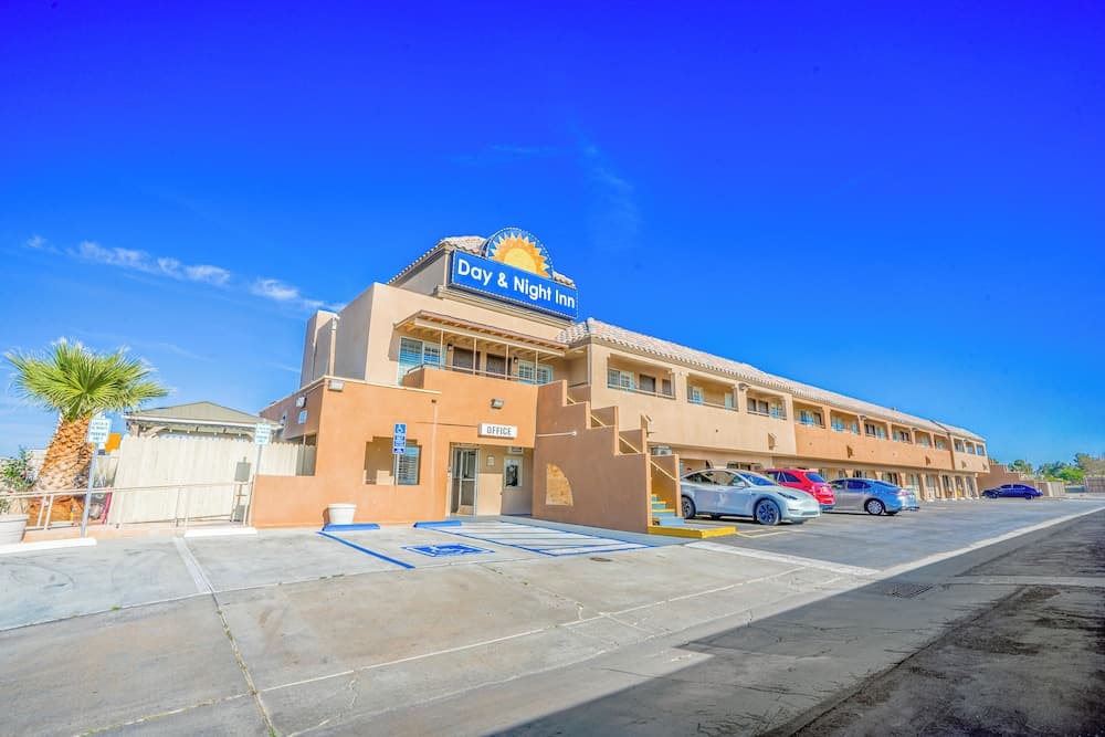 Day&Night Inn gallery photo in Hesperia, CA — image 32