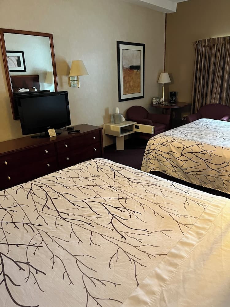 Mineral Palace Hotel & Casino interior in Deadwood, SD — gallery photo 2