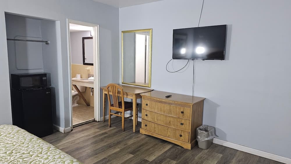 Washington Motel property views in Washington, NC — gallery photo 3