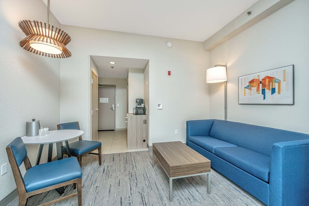 Holiday Inn Express & Suites Charleston Arpt-Conv Ctr Area gallery photo in North Charleston, SC — image 5