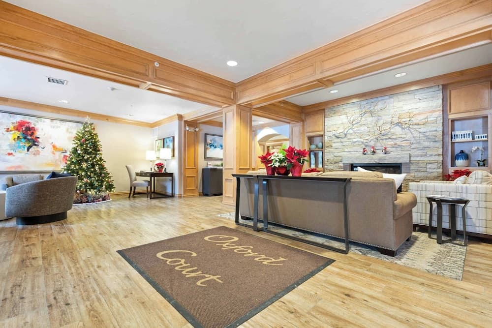 Oxford Court by East West Hospitality interior in Avon, CO — gallery photo 2