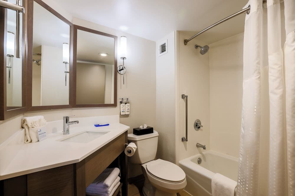 Holiday Inn Express Burlington by IHG gallery photo in Burlington, NC — image 25
