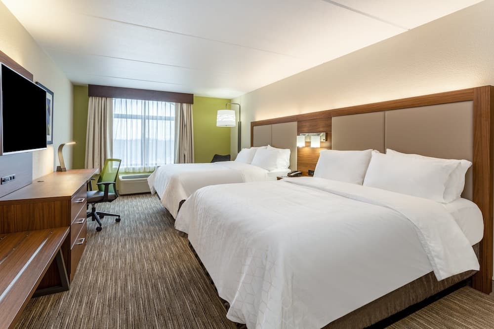 Holiday Inn Express & Suites Cedar Falls - Waterloo by IHG property views in Cedar Falls, IA — gallery photo 3