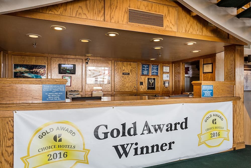 Rodeway Inn Roswell West interior in Roswell, NM — gallery photo 2