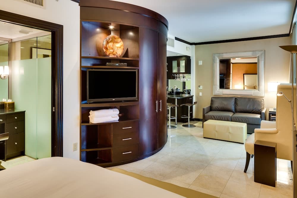 SBV Luxury Ocean Hotel Suites property views in Miami Beach, FL — gallery photo 3